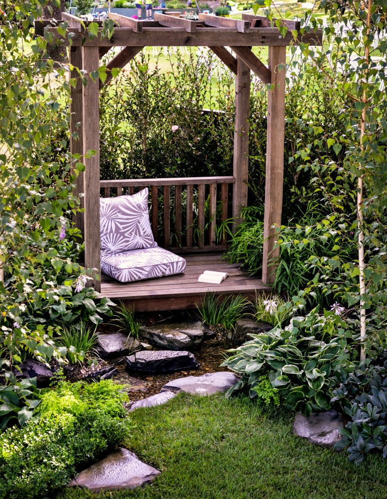 'Calming Waters' display garden at MIFGS 2016